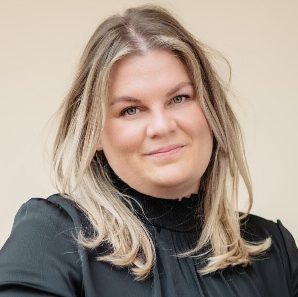 Nadja Strukl, Portraitbild Nadja Strukl, Portraitbild